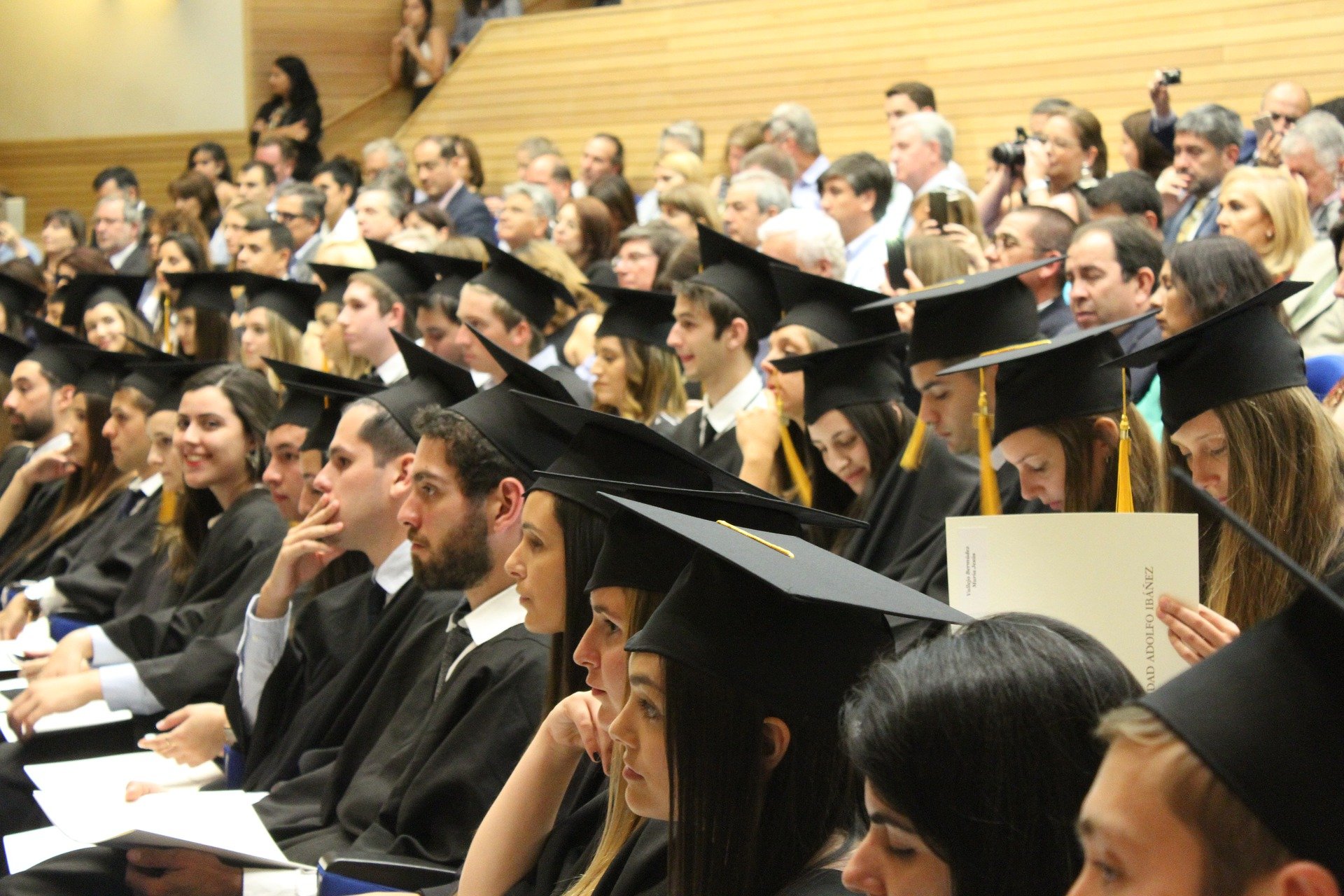 La prolongation du droit de séjour après les études en vue de trouver un emploi ou de créer une entreprise 